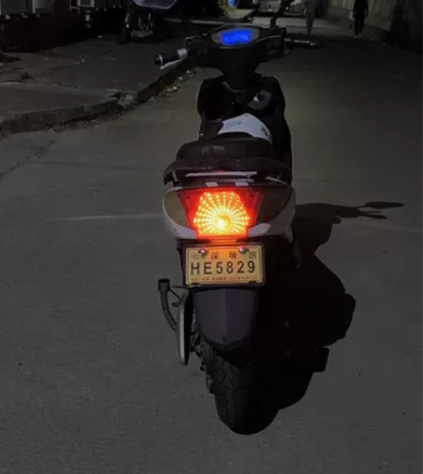 带电池，带牌出，送头盔，送头盔，个人闲置电...