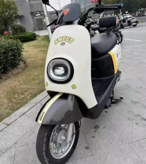 杭州同城转手一台新国标二手电瓶车，车子带黃...