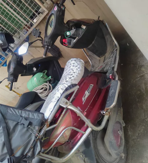 72v20安电动车出售，有意者联系1809...