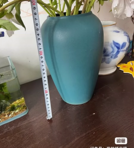 几个花瓶 花瓶,不含花。高约26厘米。图二...