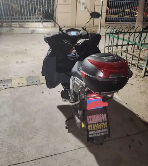 出绿源电动车，4月份刚换的电池，锂电48v...