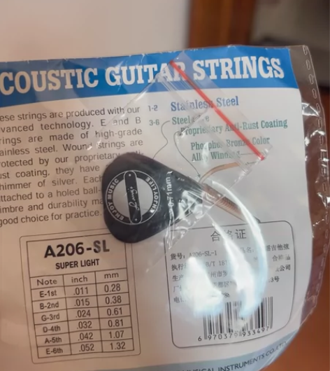 变调夹+吉他拨片 全新，闲置放着，干脆卖了