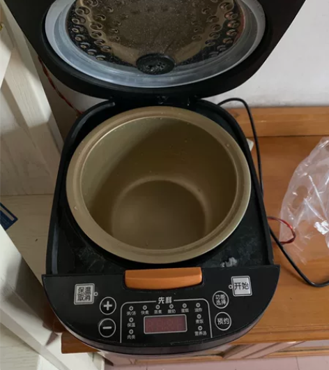 先科电饭煲，50出，可自提可包邮 感兴趣的...