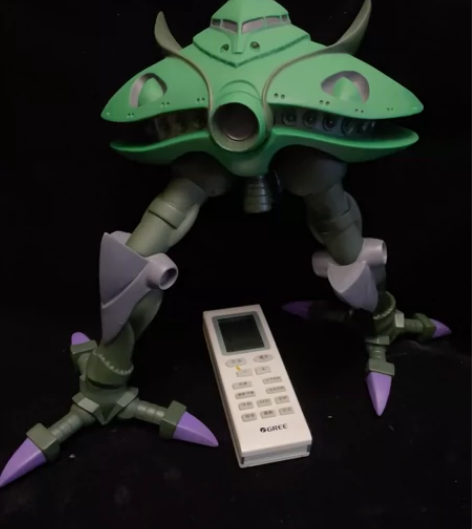 绝版高达大胶 大扎姆，附带小飞机，具体大小...