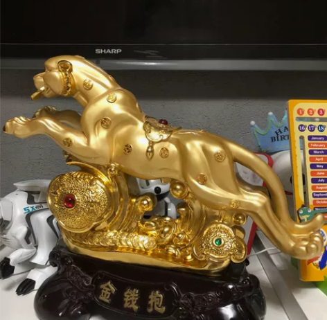 家庭、店铺小摆件，金钱豹、永结同心娃娃。结...