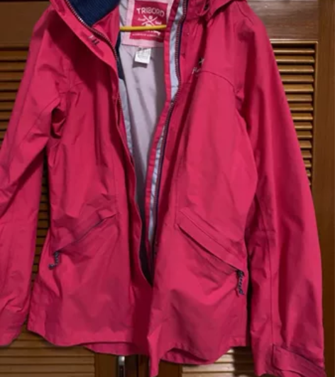 迪卡侬，适合160以上125斤以内吧。九成...