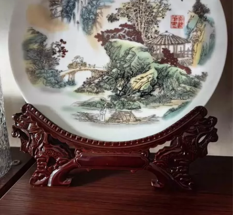 收藏很久的景德镇富贵图陶瓷盘，搬家带不走3...