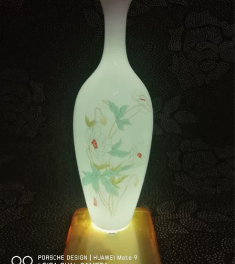 1.景德镇薄瓷人物花瓶，俗称“蛋壳瓷”瓷质...