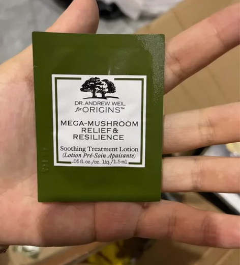 悦木之源韦博士灵芝焕能精华水1.5ml小样...