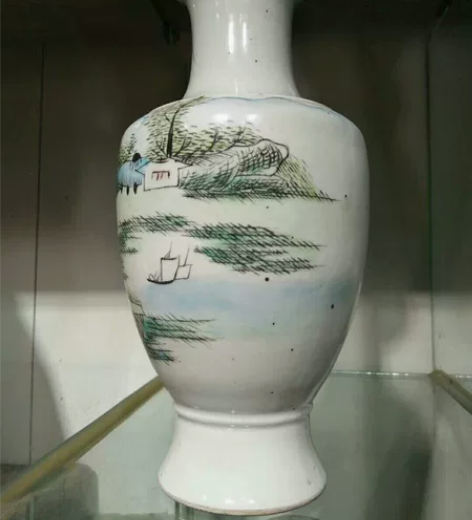 光绪青花小罐，山水纹饰，造型小巧精致，胎质...