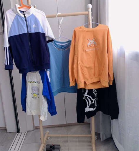 运动套装白蓝藏蓝色上衣外套 还有一条运动裤...