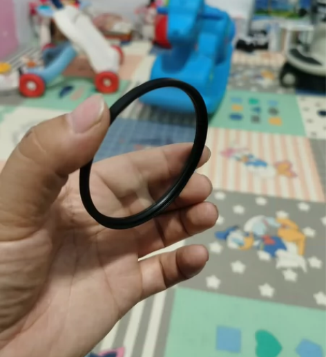 相机都卖了。收拾房子发现的相机配件。 感兴...