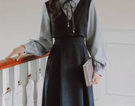 【法式学院风连衣裙秋冬新款长袖假两件学生裙...