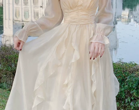 春秋新款法式小众设计荷叶边白色方领连衣裙公...