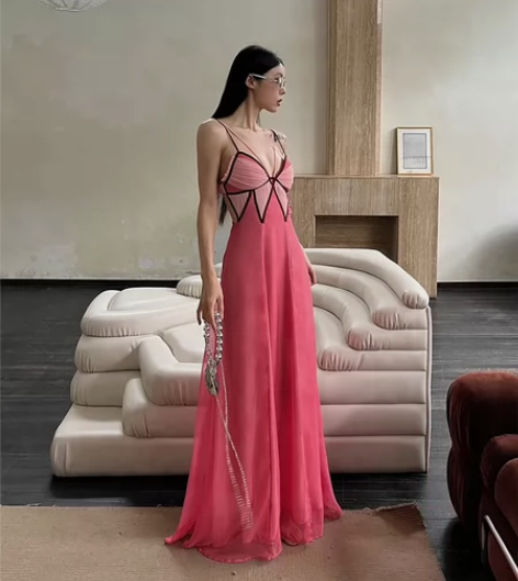 YanaRita悦己梦幻胭脂撞色吊带连衣裙...