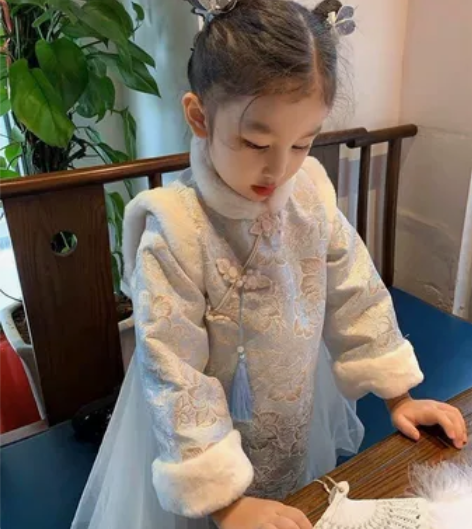 女童旗袍连衣裙儿童拜年服秋冬款洋气女宝宝加...