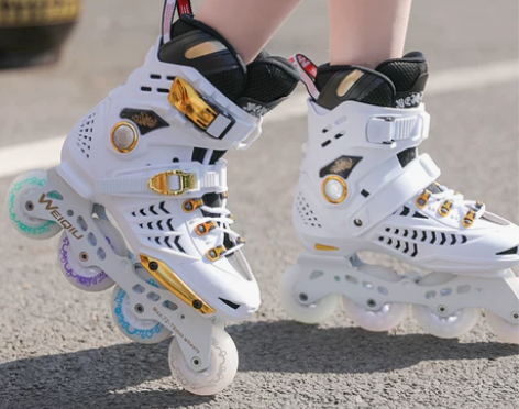 溜冰鞋成人专业平花式校园轮滑鞋男女成年初学...