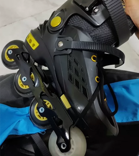 溜冰鞋成人专业平花式校园轮滑鞋男女成年初学...