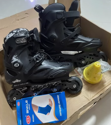 轮滑鞋旱冰鞋： 尺码：38码买了因为疫情一...