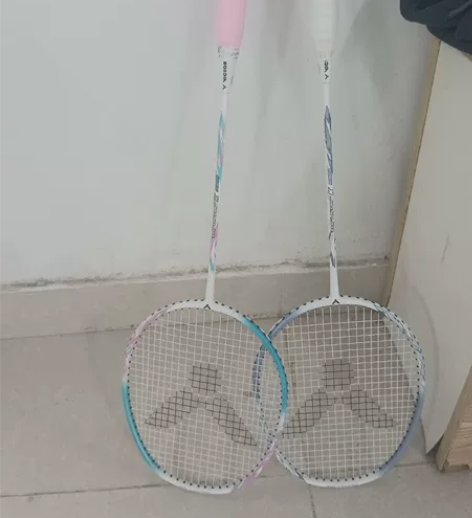 羽毛球拍 新的 威克多的 颜色很好看的成品...