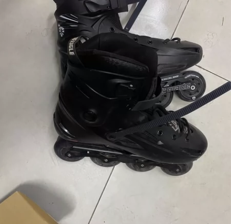 飞鹰fbs+轮滑鞋 九成新 磨损少原价40...