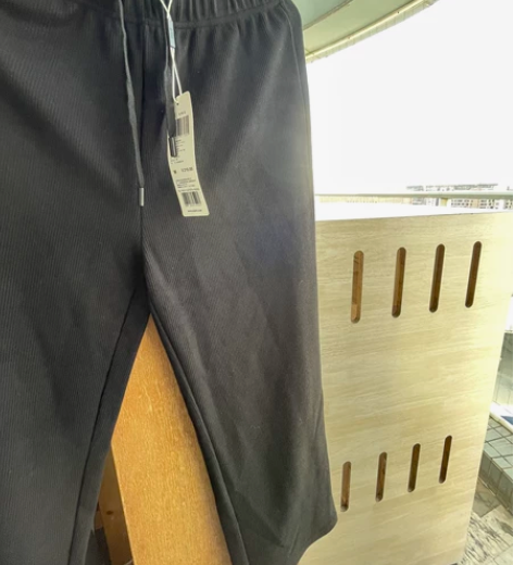 一眼相中的休闲裤，买回来试穿果真自己还是不...