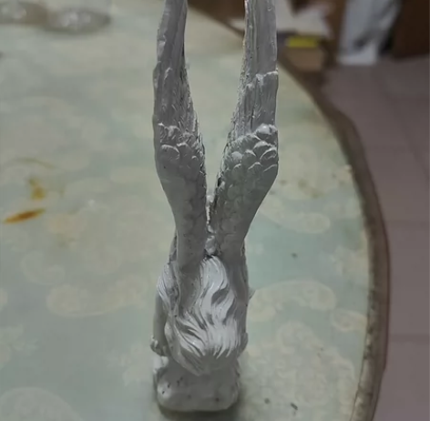 二手全新小号抱膝天使雕塑桌面摆件 感兴趣的...