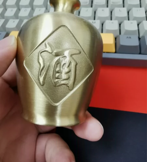 铜酒壶小摆件可当单支笔筒 感兴趣的话点“我...