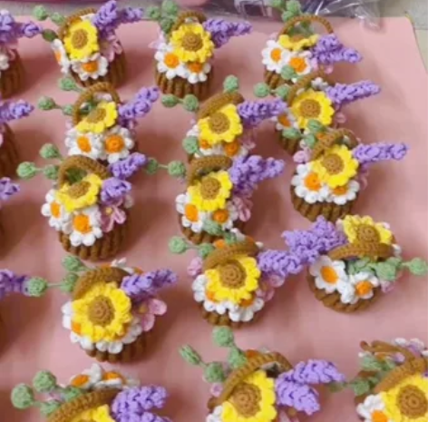 车饰小花篮，有货，23元一个，10个起批包...