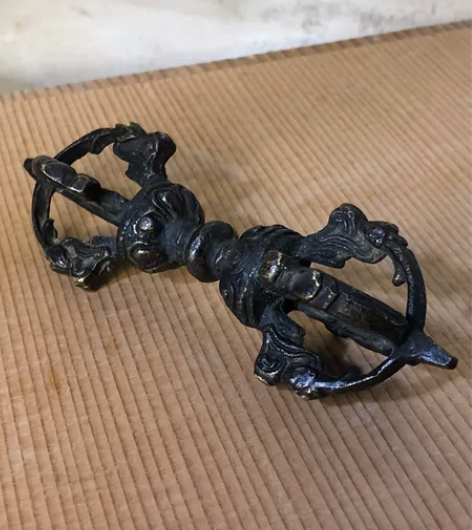 日本早期礼佛古铜法器 整体品相保存完好没损...