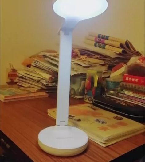 学校活动采购多了，剩余15个护眼台灯处理了...