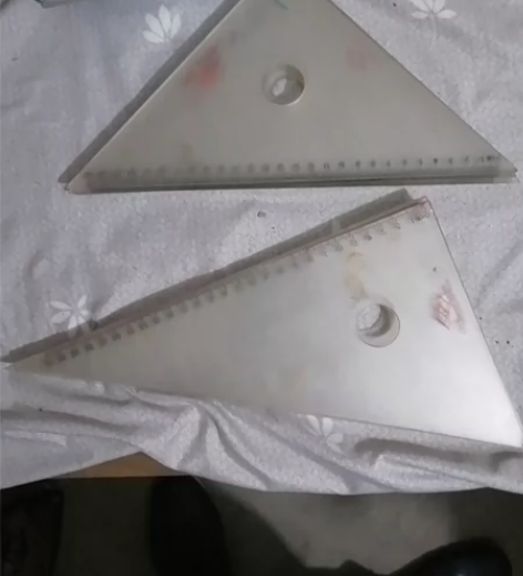 三角板，大号，毕业闲置转让，买来20元一付...