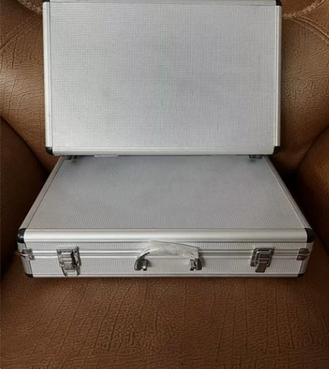 特价包邮出库存铝合金手提工具箱收纳箱储物箱...