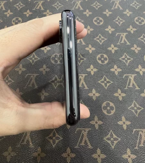 自用闲置顺丰急出，自用 95新苹果X，25...