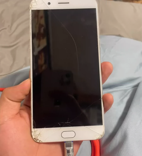 可以当备用机 旧时代产物，但不影响正常使用...