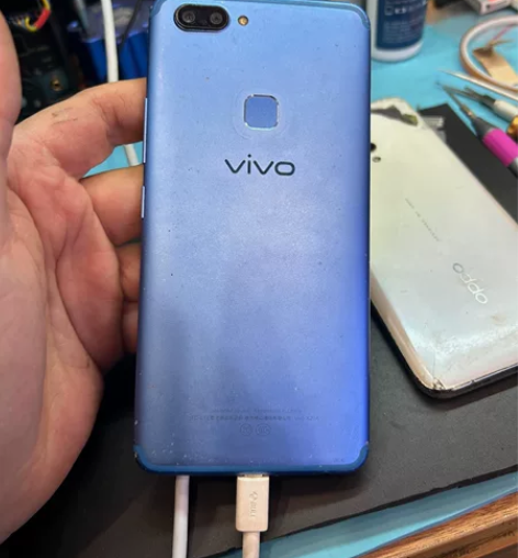 Vivo x20A 多大内存不知道。顾客忘...