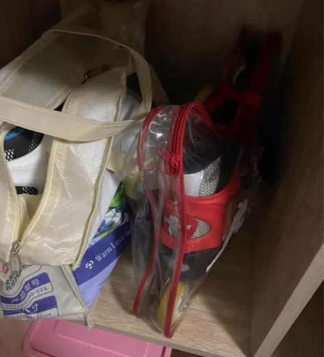 旱冰鞋两双。没用过 感兴趣的话点“我想要”...