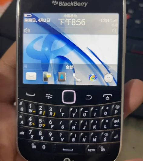 黑莓9930国行电信版，大全套。九九新。三...