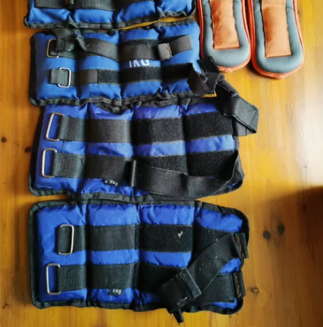 负重沙袋 全部5元 总重量6公斤 如需邮寄...