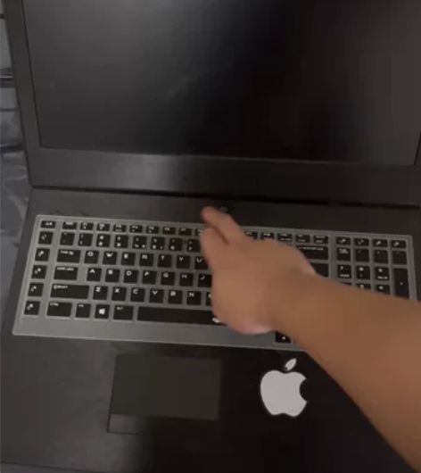 外星人17r5，全部原装未拆过，有膜，保养...