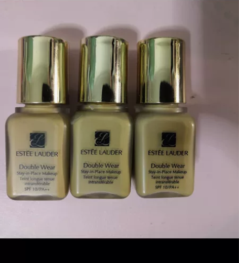 雅诗兰黛dw粉底液7ml已过期 介意勿扰，...