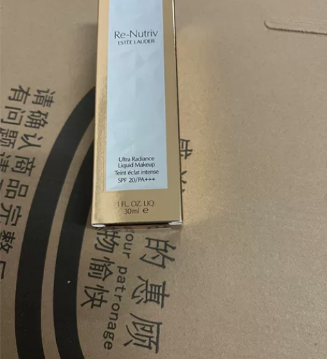 雅诗兰黛粉底液白金1co 感兴趣的话点“我...