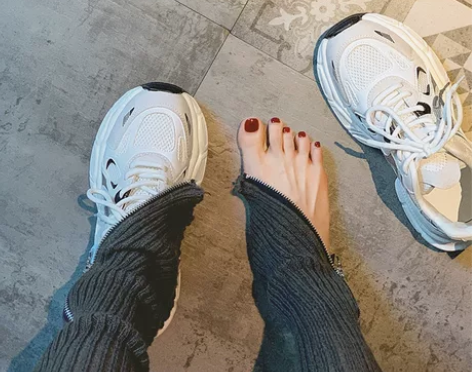 女运动鞋 运动跑步鞋贾不假厚底休闲女202...