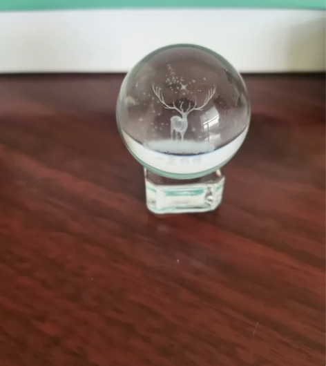 付邮免费送！一鹿相伴水晶球玻璃摆件，几乎全...