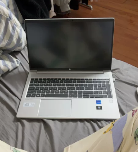 女生自用惠普战66电脑 不懂电脑不咋用,去...