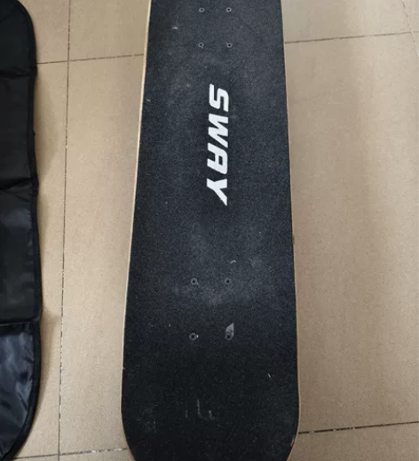 斯威滑板，轻微使用痕迹 送全套护具，工具可...