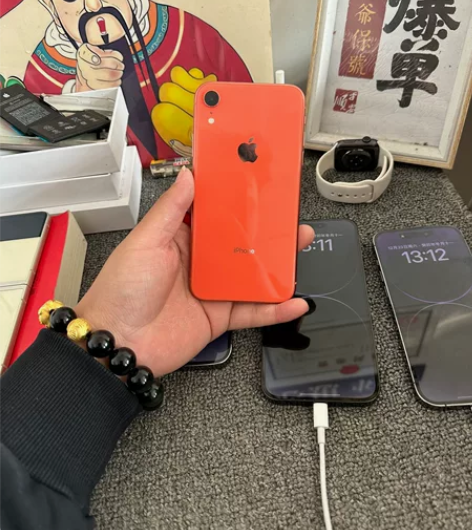 苹果xr 128g 国航 珊瑚色 成色98...