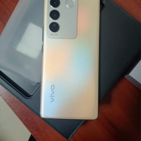 vivoS16，12+512G内存，烟花色...