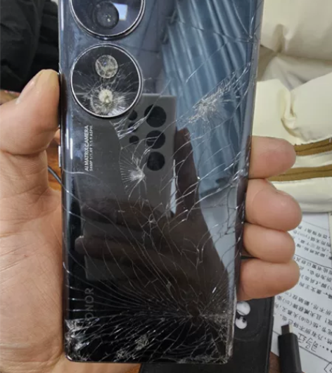 荣耀70 12＋256 屏幕完好 原机屏幕...