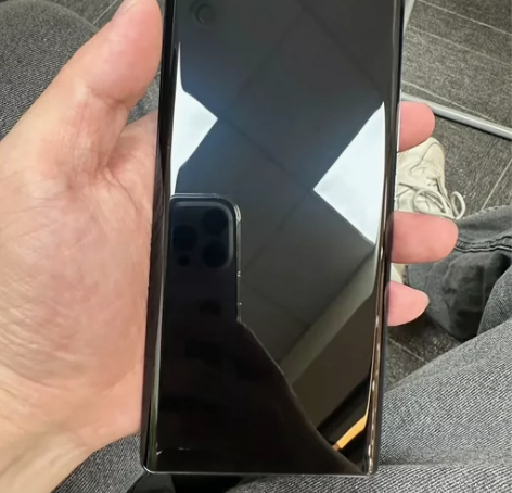 出自用荣耀70，内存12+256，处理器骁...